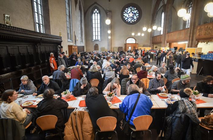 Vesperkirche in Stuttgart: Menschen in Not bekommen etwas zu essen