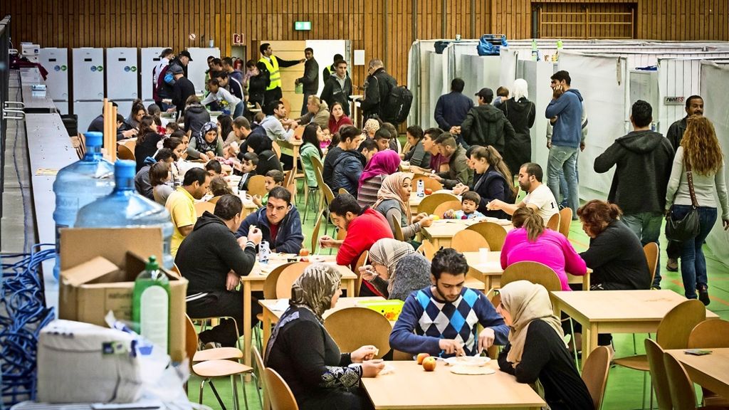 Unterkünfte in Stuttgart: Stadt löst erste Notquartiere für Flüchtlinge auf
