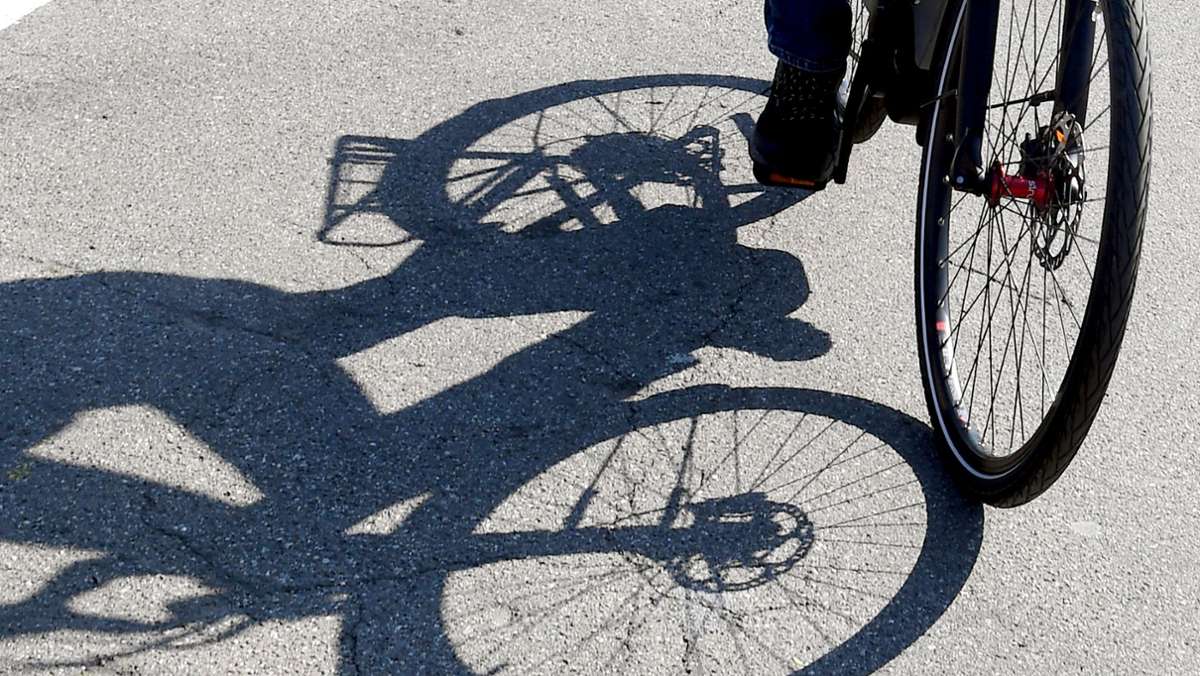 Unfall in Ostfildern: Fahrradfahrer nach Sturz am Kopf verletzt