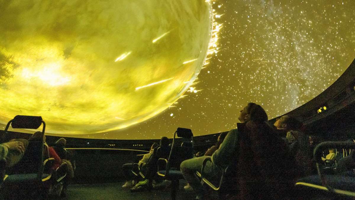 Lange Nacht der Museen Stuttgart: Viele Besucher kommen zur Wiedereröffnung des Planetariums