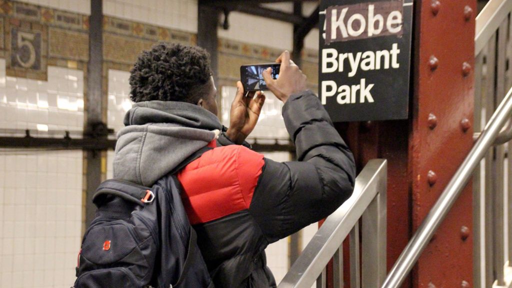 Nach Tod von Basketball-Star: New Yorker widmen Kobe Bryant U-Bahn-Station