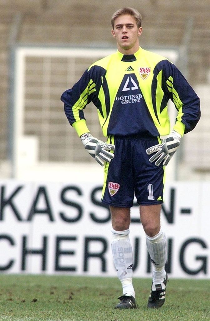Schon mit 15 Jahren bekam er die ersten Angebote von Proficlubs. 1994 entschied sich der geborene Wormser aber für den VfB Stuttgart. Mit ihm wurde er 2007 als Vizekapitän auch Deutscher Meister.