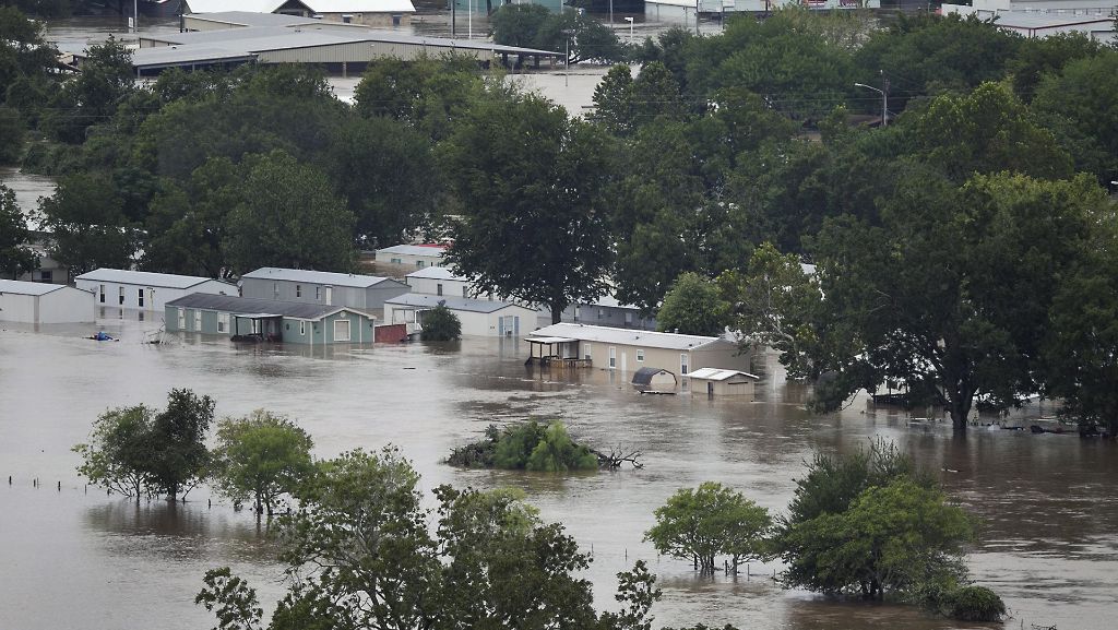 Hurrikan Harvey in Texas: Behörden ordnen nach Dammbruch sofortige Evakuierung an