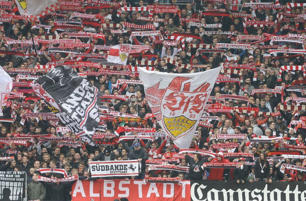 Dem User KxRP 1K2 gefällt zwar die Arena, das Bier sagt ihm aber nicht so zu: „Was ein Stadion... Die Stimmung ist immer super ... muss man erlebt haben. VfB-Fans sind die Besten. Aber das Stuttgarter Krombacher muss weg ... zurück zum Stuttgarter Hofbräu, dann wirds magisch gell ...“