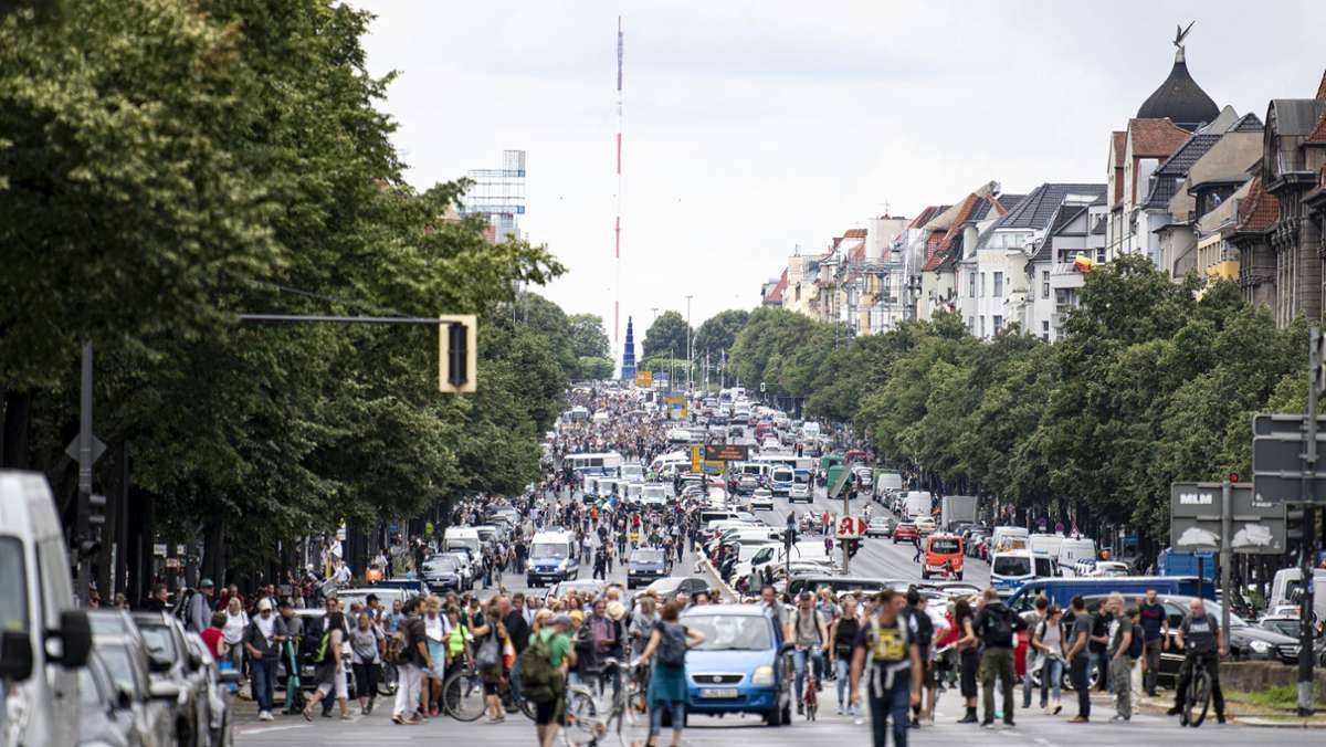Querdenken in Berlin: Mann kollabiert bei Protesten und stirbt
