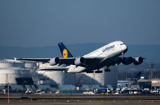 Werden ab Sommer 2023 von der Lufthansa wieder genutzt: Airbus-Maschinen vom Typ A380. Foto: dpa/Silas Stein
