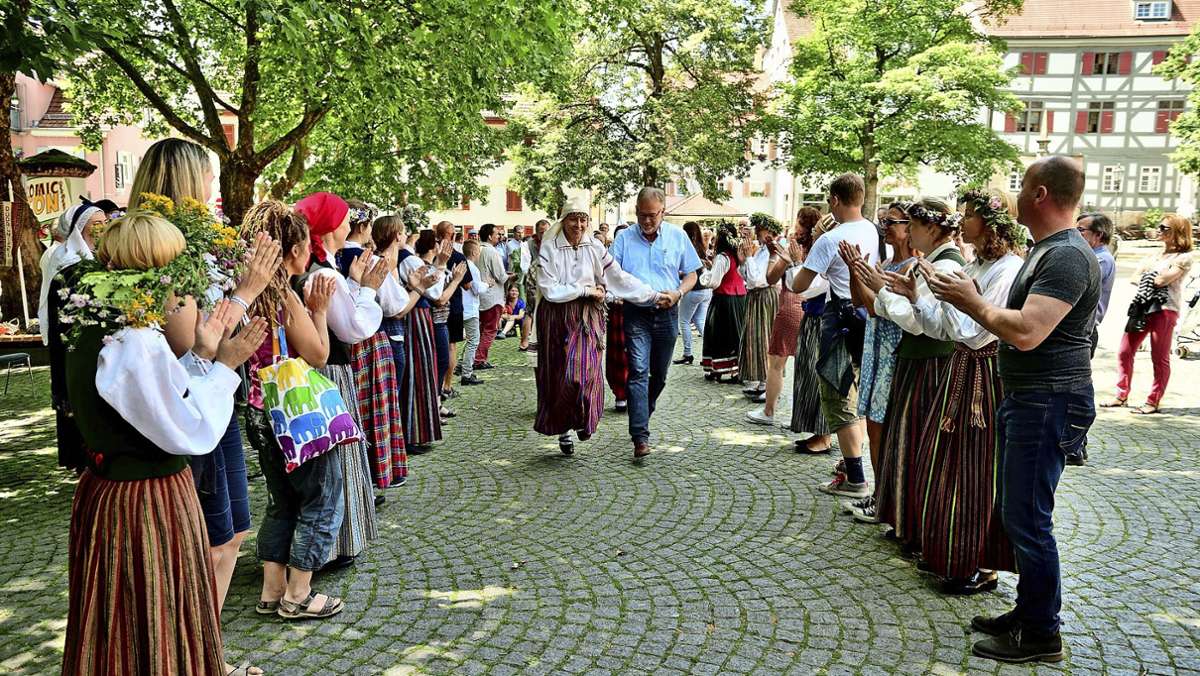Tanz- und Liederfest in Esslingen: Letten pflegen ihre lebendigen Traditionen