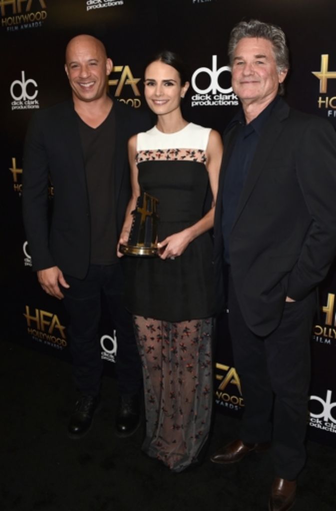 Vin Diesel (links) und Jordana Brewster, die Gewinner des Blockbuster-Awards für ihren Film „The Furious 7“ mit Schauspieler Kurt Russell.