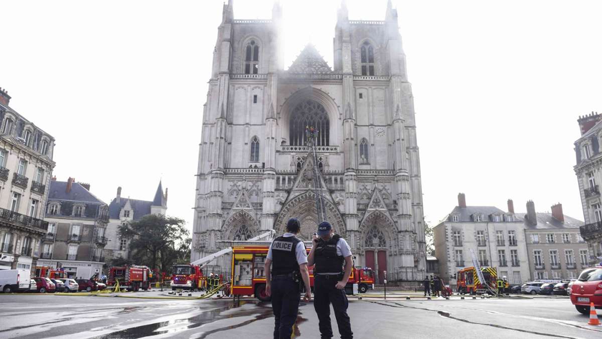 Eine Woche nach Brand in Nantes: Tatverdächtiger nach Feuer in französischer Kathedrale in U-Haft
