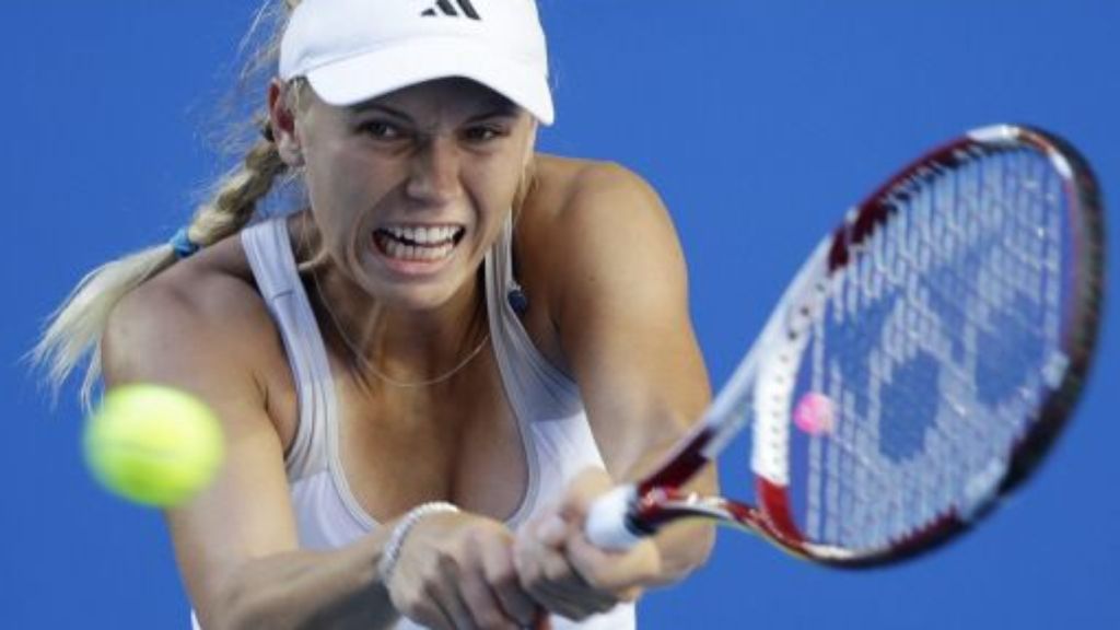 WTA-Turnier in Stuttgart: Caroline Wozniacki fliegt in der ersten Runde raus