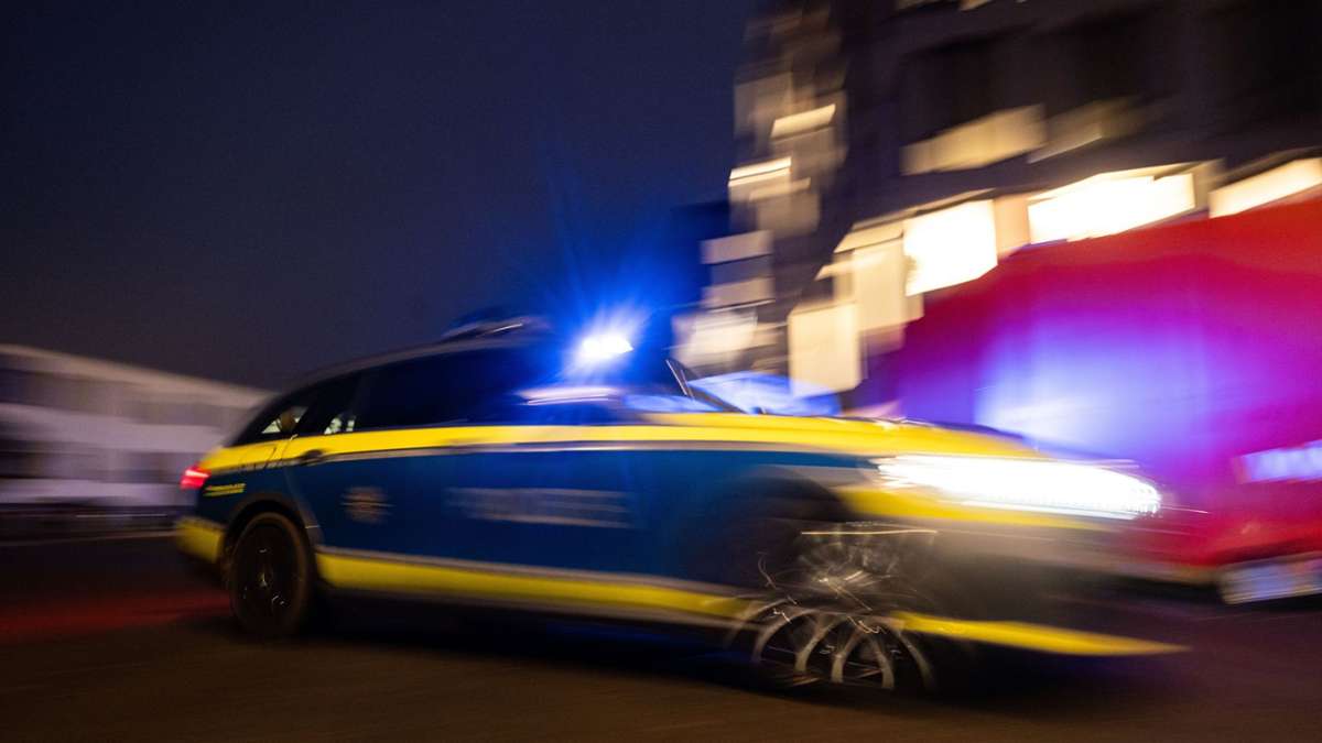 Vorfall in Unterfranken: 18-jähriger Autofahrer rast im Rausch mit Tempo 190 vor Polizei davon