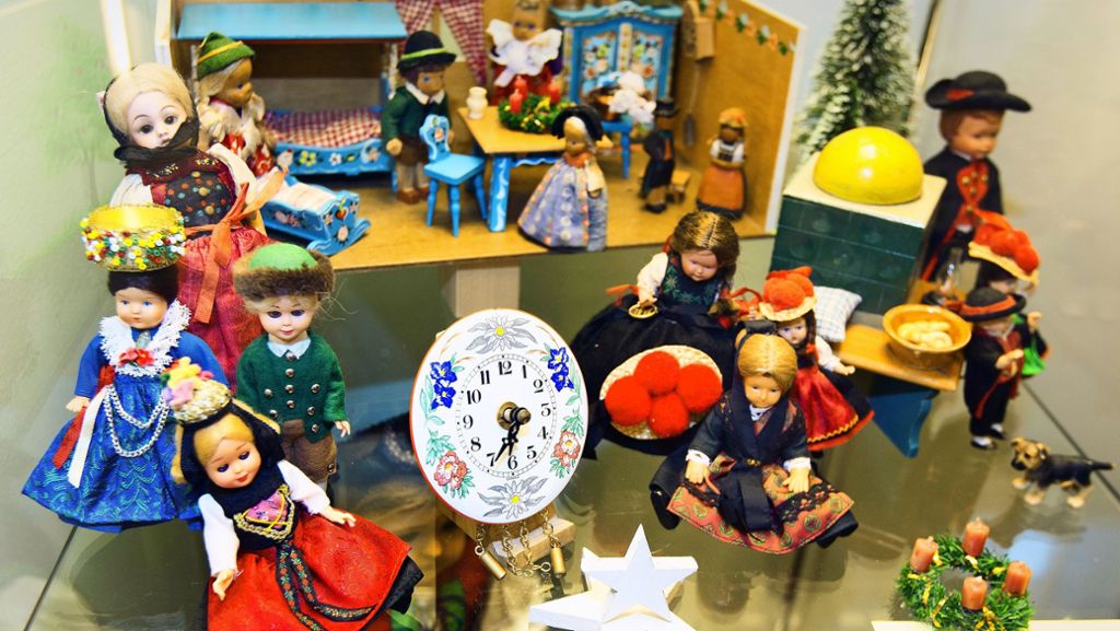  Eine große Puppenparade im Wendlinger Stadtmuseum verspricht eine interessante Reise um die Welt – Drei Sammlerinnen präsentieren Exemplare aus Europa, Afrika, Asien und Amerika. 