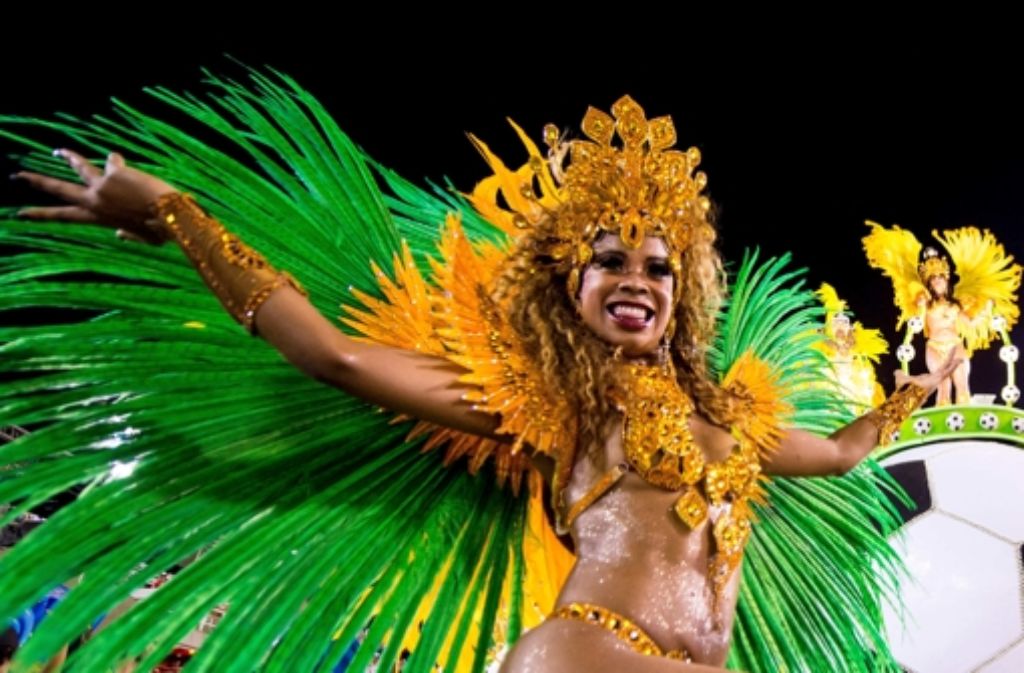 Der Karneval In Rio De Janeiro Ist Wieder Ein Farbenfrohes Spektakel Klicken Sie Sich Durch