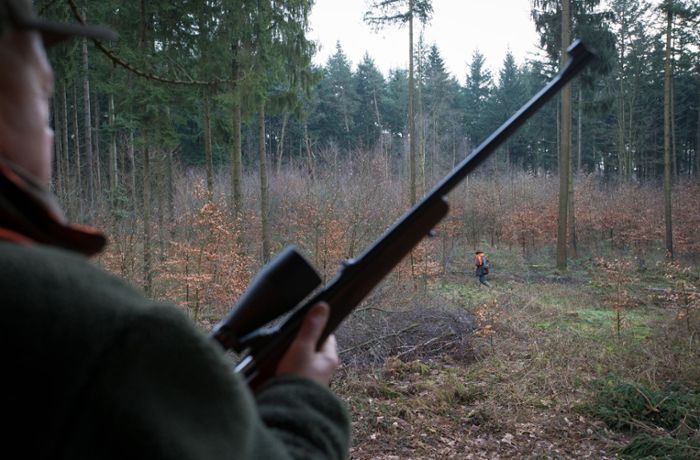 Tragisches Unglück in Karlsruhe: Jäger erschießt sich mit Gewehr versehentlich selbst