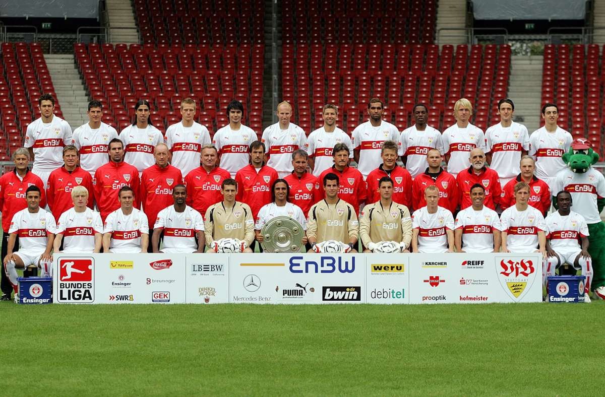 Fototermin mit Meisterschale: Das VfB-Team 2007/2008.