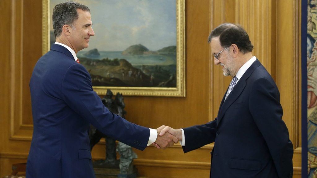  Aufatmen in Spanien: Endlich soll das Land wieder eine voll funktionstüchtige Regierung bekommen. Seit Dezember war Mariano Rajoy nur geschäftsführend im Amt. Jetzt hat er vom König erneut den Auftrag zur Regierungsbildung – und wird es dieses Mal wohl schaffen. 