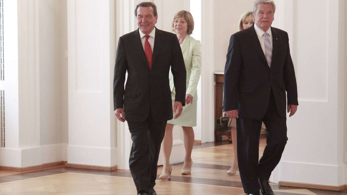 Joachim Gauck: „Einfach unerträglich“ – Ex-Bundespräsident kritisiert Gerhard Schröder