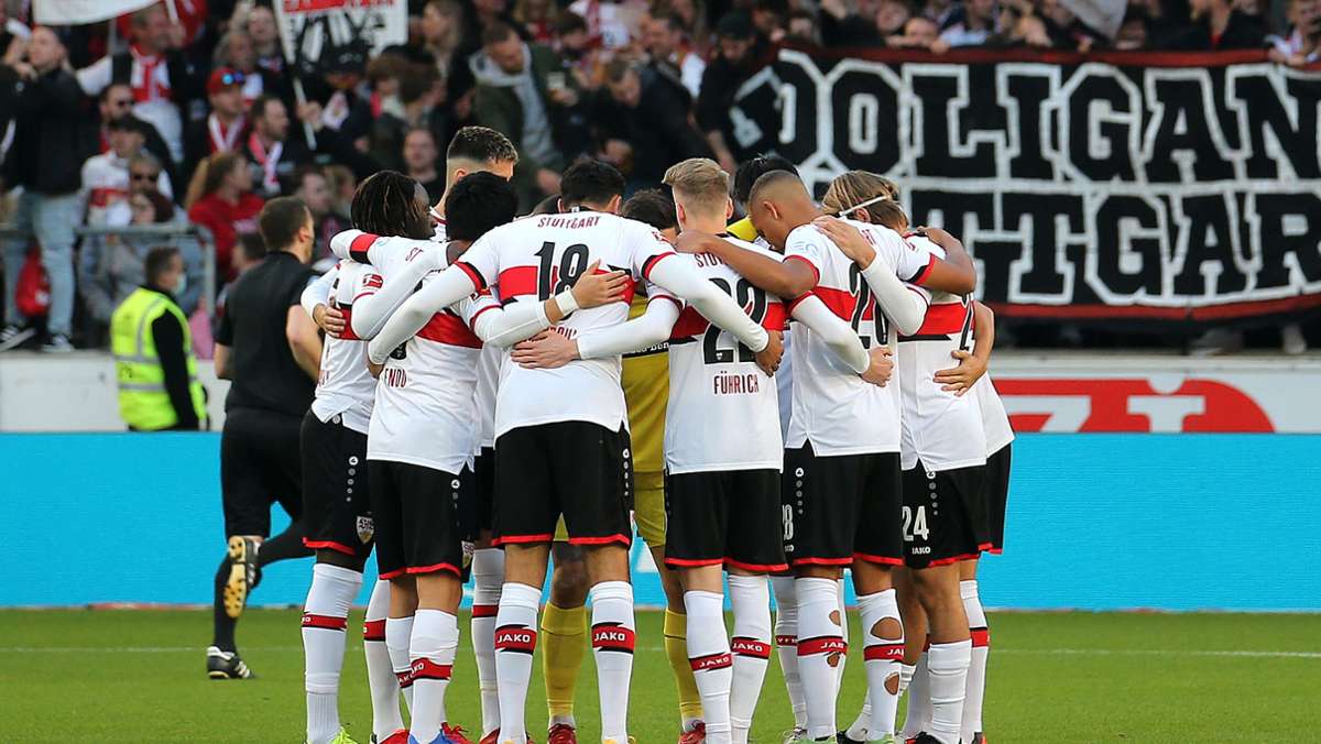 VfB Stuttgart gegen 1. FC Union Berlin: Wie Sven Mislintat die Cannstatter Kurve abfeiert