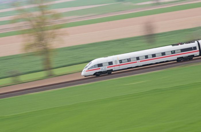 ICE fährt erstmals mit Passagieren auf der Schwarzwaldbahn