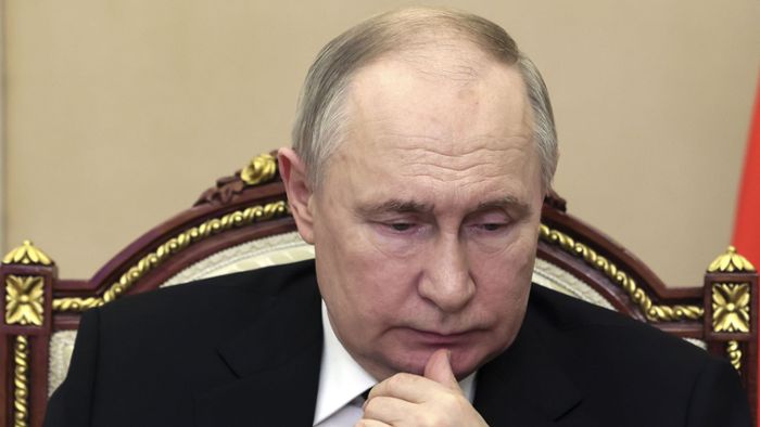 Russland: In Putins Haus brennt es an vielen Ecken