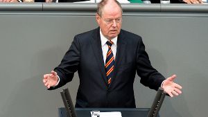 Peer Steinbrück nimmt im Bundestag Abschied