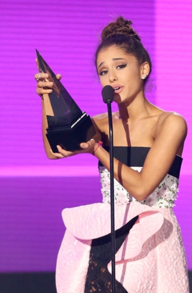 Auch Ariana Grande gehört zu den Preisträgern. Sie wurde mit dem Award „Beliebteste Pop/Rock-Sängerin“ ausgezeichnet.