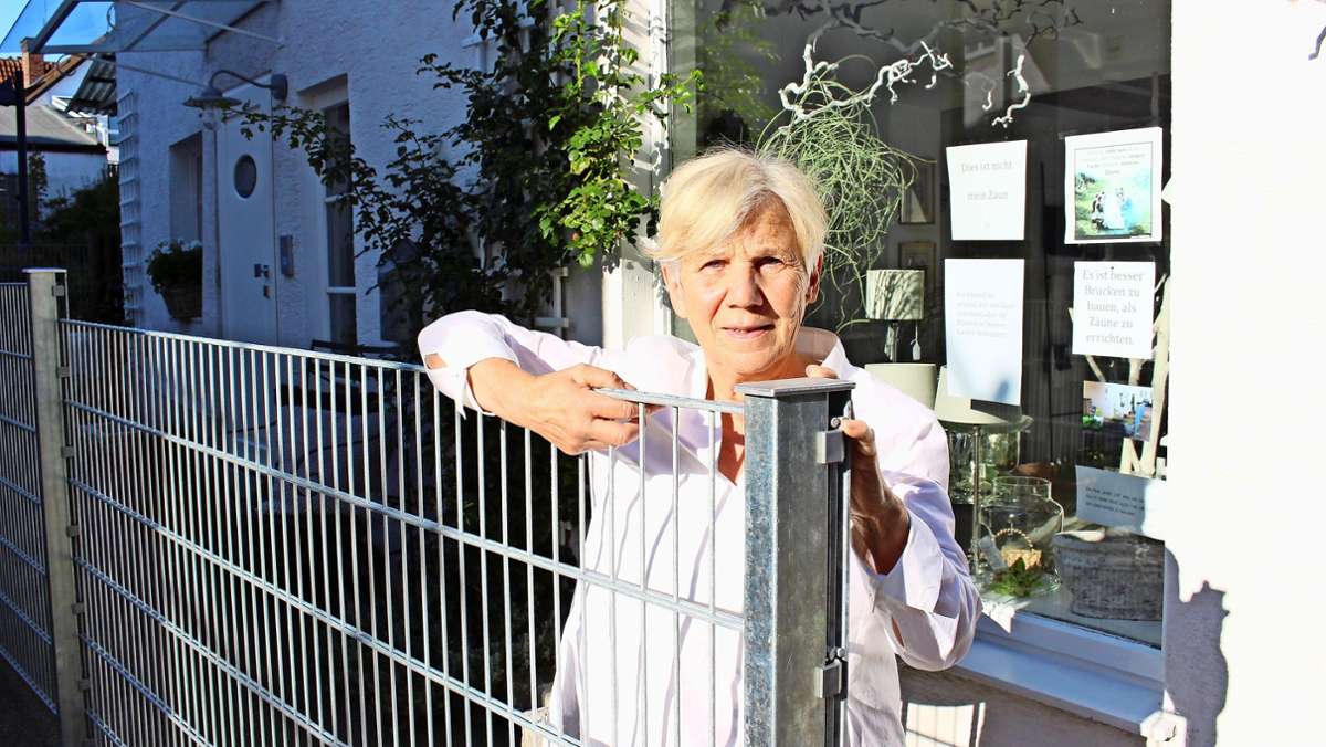 Streit in Stuttgart-Degerloch: Dieser Zaun entzweit nicht nur Grundstücke