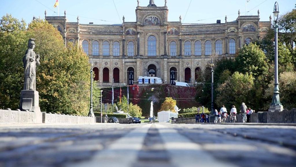  Drei Wochen nach der Wahl hat sich das bayerische Parlament konstituiert. Die AfD wollte eigentlich den Konflikt vermeiden – und zog ihren ersten Kandidaten zurück. Doch der Zweite wurde von den Abgeordneten klar abgelehnt. 