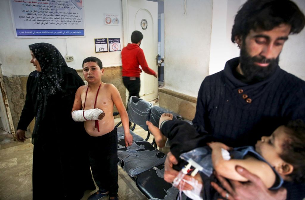 Selbst in Krankenhäusern sind die Menschen im Nordwesten Syriens nicht sicher. Foto: dpa/Anas Alkharboutli