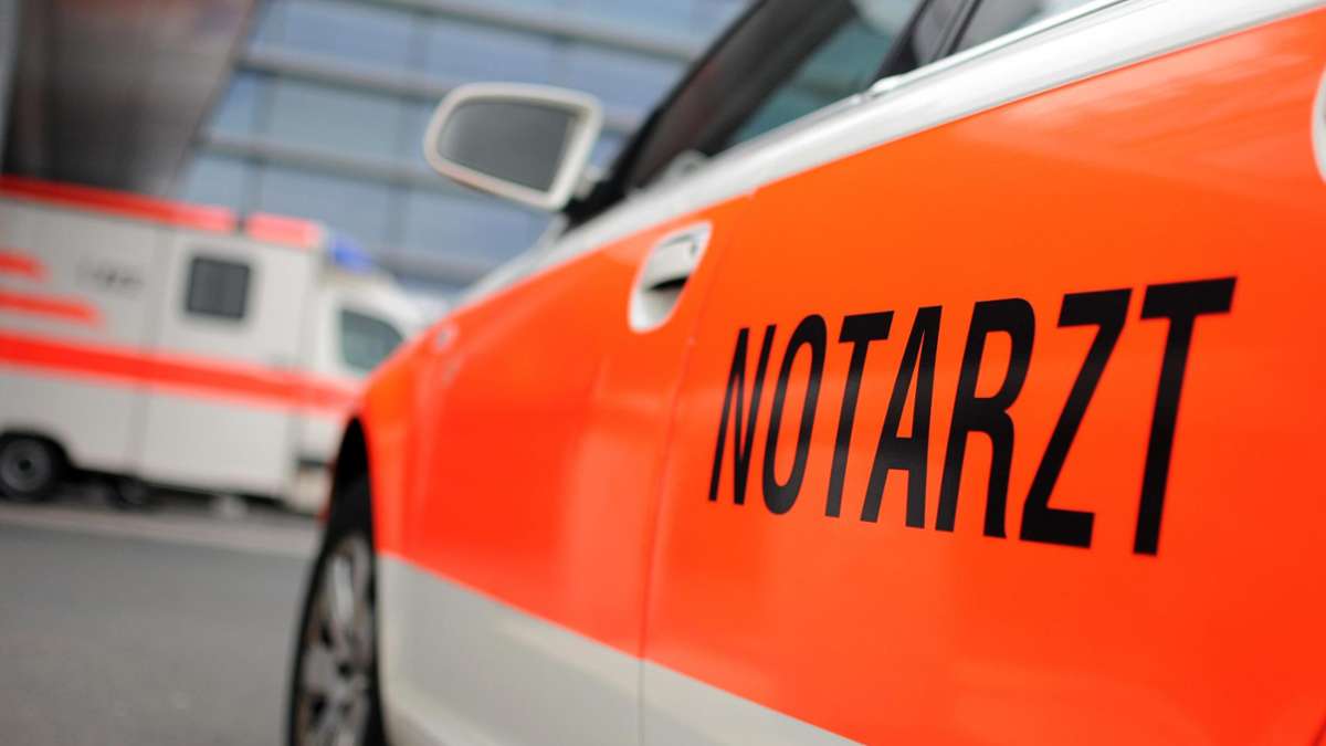 Auto kracht frontal gegen Baum  : Familie bei Birkenfeld schwer verletzt