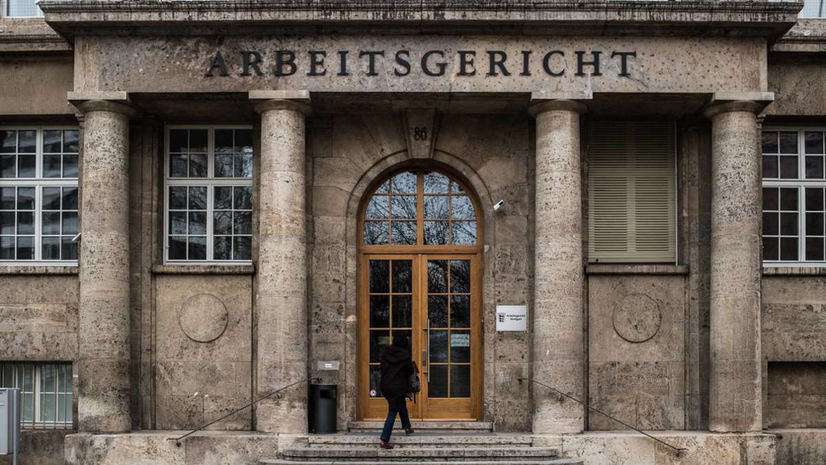 Stuttgart: Streit vor Gericht um Urlaubsgeld: Fronten zwischen VHS und Lehrerinnen verhärtet