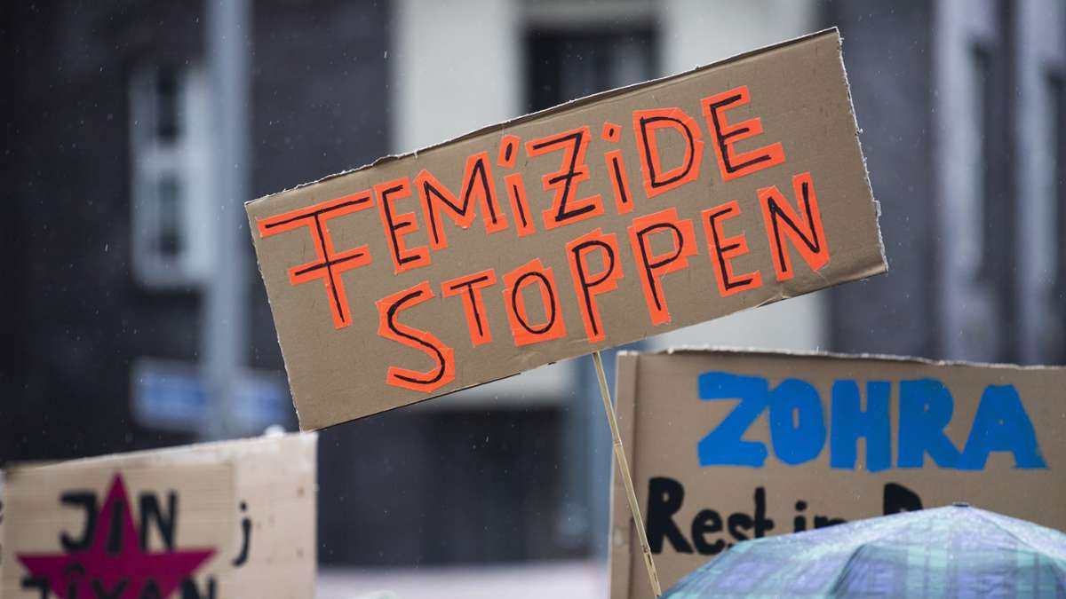 Gerichtsurteil in Zwickau: Frau vor ihren Kindern „massakriert“ - Höchststrafe für Ehemann