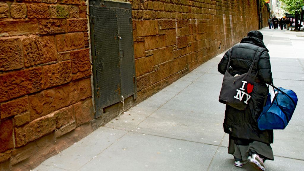  In New York sind 78 000 Menschen obdachlos. In der Geschichte der Stadt hat es noch nie so viele Wohnungslose gegeben – oft trifft es Familien und Singles. 