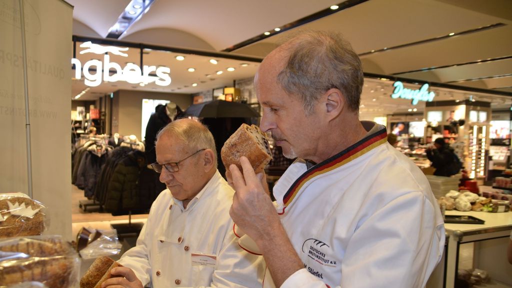 Bäckerinnung in Ludwigsburg: Christstollen im Test der Experten