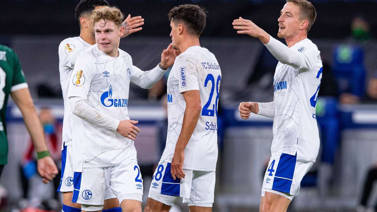 DFB-Pokal: Schalke quält sich zum 4:1 gegen Viertligist Schweinfurt