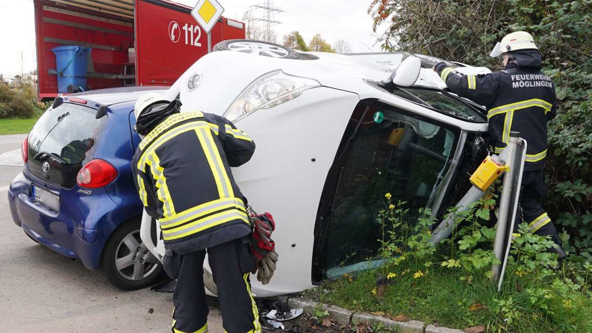 Unfall im Kreis Ludwigsburg: Auto auf den Grünstreifen gerammt
