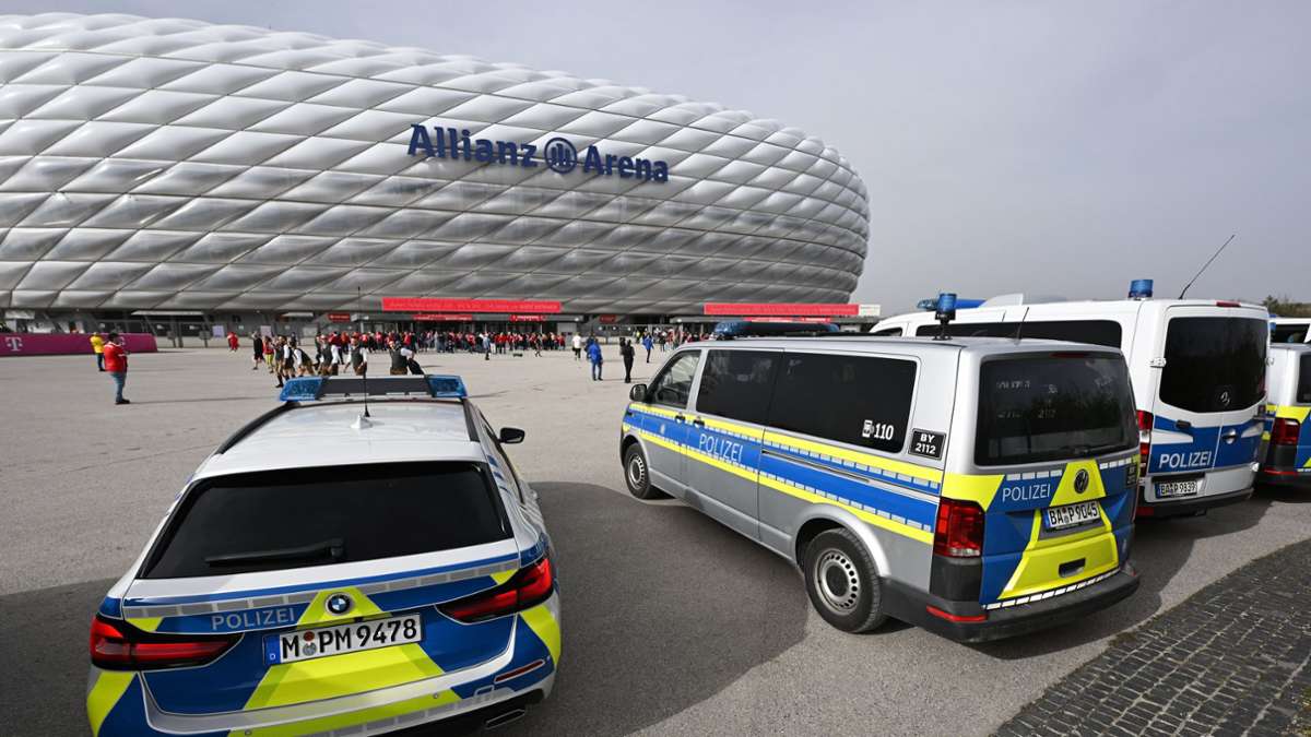 Bayern gegen Dortmund: Polizei: Ruhiges Topspiel in München nach mutmaßlicher Drohung