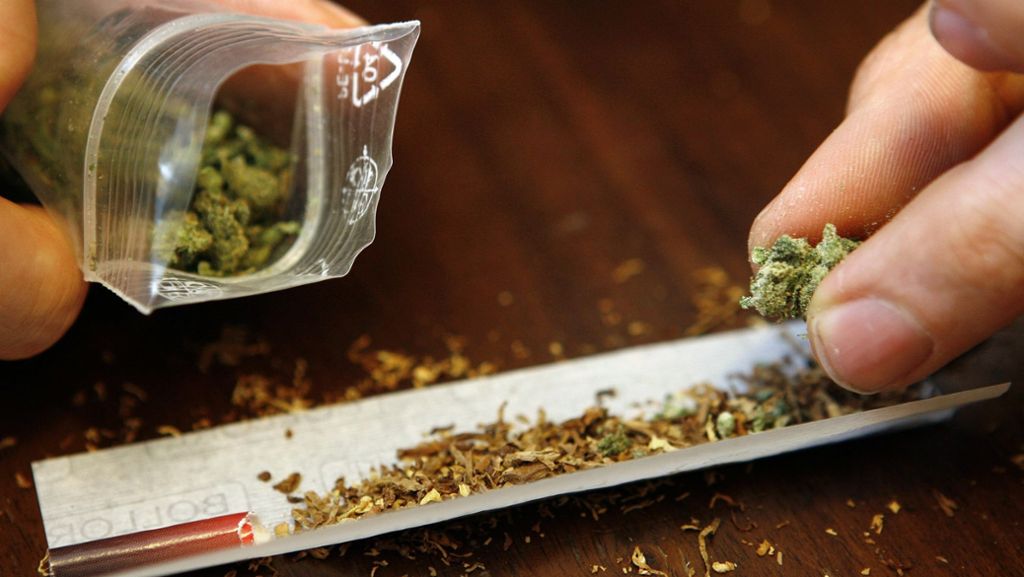 Drogenschmuggel am Stuttgarter Flughafen: Zoll beschlagnahmt sieben Kilo Marihuana