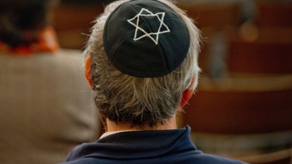 Juden in Baden-Württemberg: Rabbiner rät bei Gefahr vom Tragen der Kippa ab