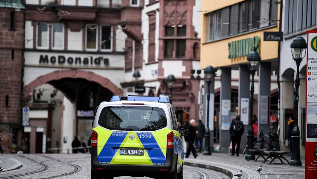 Mutmaßliche Gruppenvergewaltigung in Freiburg: Polizei sucht zehnten Verdächtigen