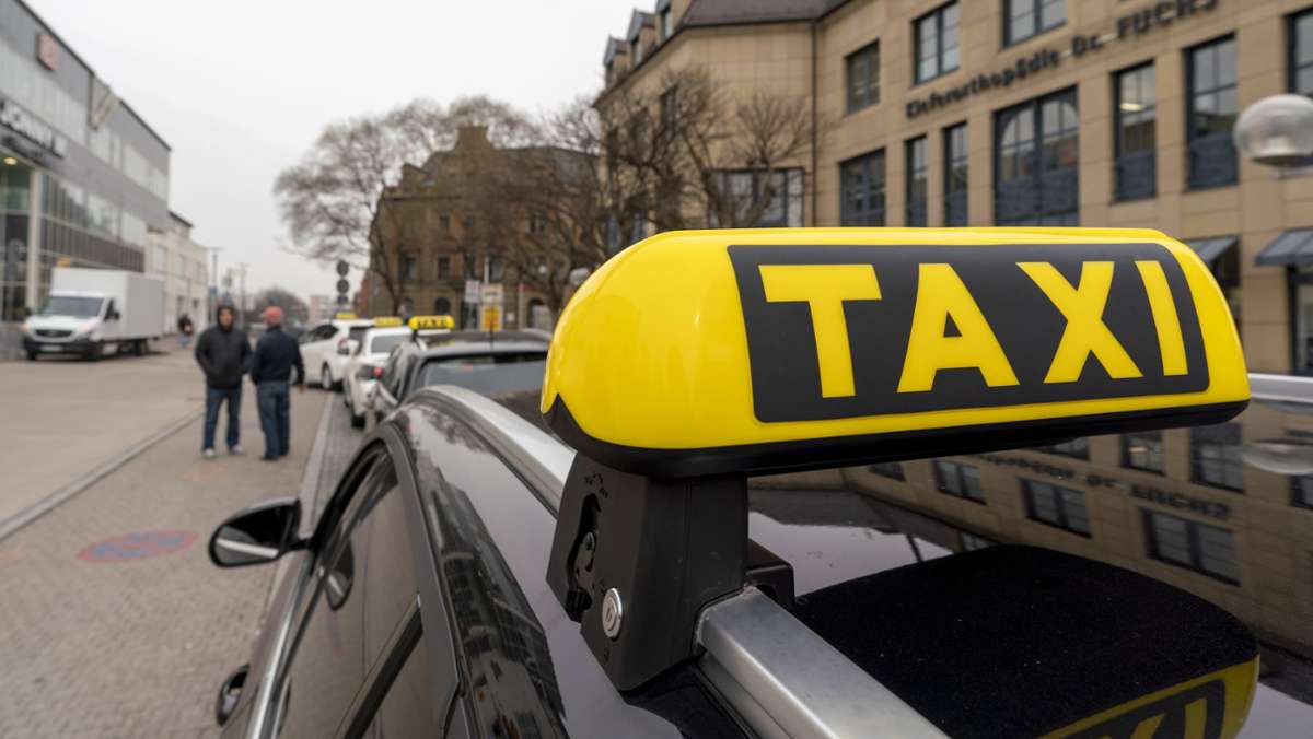 Gutachter kritisiert Taxibranche: Ein Auge auf  alle Anbieter