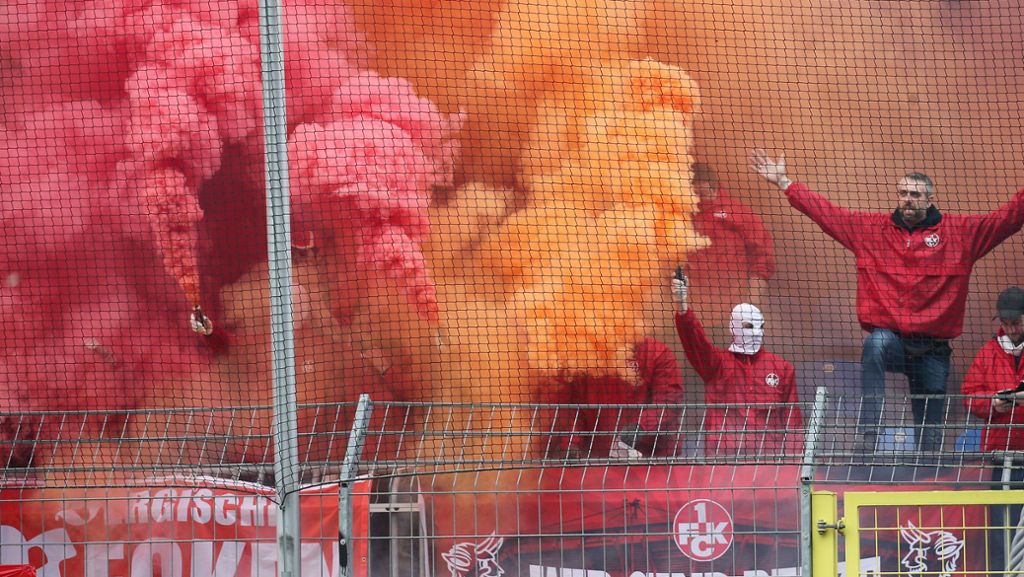 Waldhof Mannheim gegen den 1. FC Kaiserslautern: Pyro-Show sorgt für Verzögerungen im Südwest-Derby