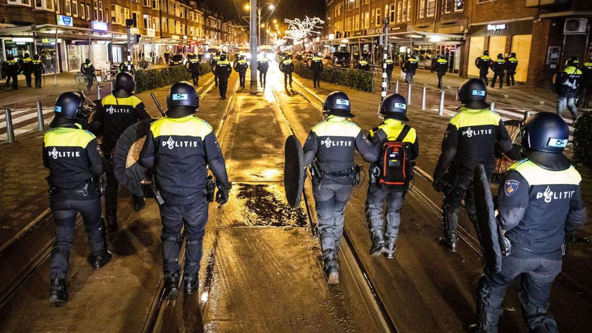 Proteste gegen Corona-Ausgangssperre: Mehr als 130 Festnahmen in den Niederlanden