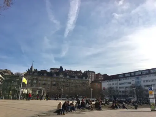 (Fast) umsonst: Stuttgart für den kleinen Geldbeutel Marienplatz