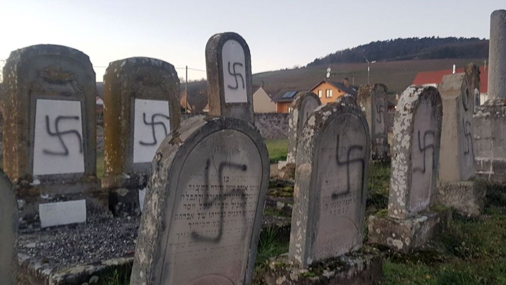 Antisemitische Tat im Elsass: Unbekannte schänden mehr als 100 jüdische Gräber