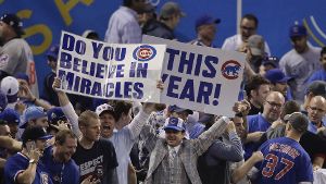 Prominente Fans feiern mit den Chicago Cubs
