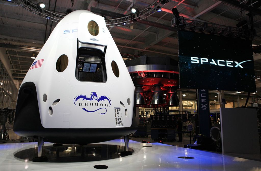 Die nächste Generation, Dragon V2, soll bis zu sieben Personen zur Internationalen Raumstation (ISS) befördern können.