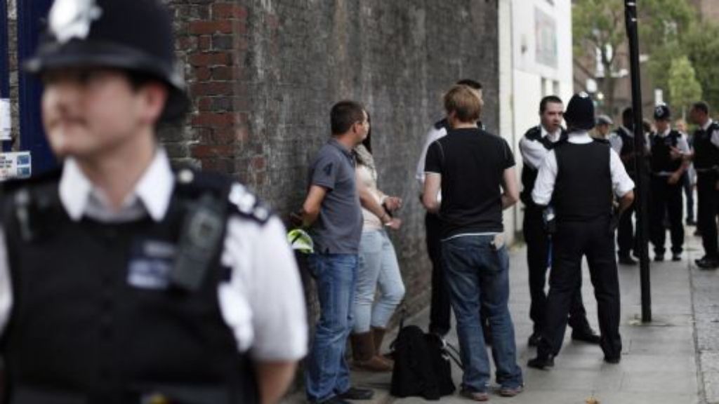 Krawalle in England: Scotland Yard im Streit mit der Regierung