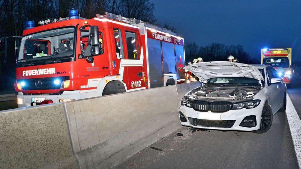 Unfall auf der A 81 bei Korntal-Münchingen: Notrufsystem alarmiert Feuerwehr