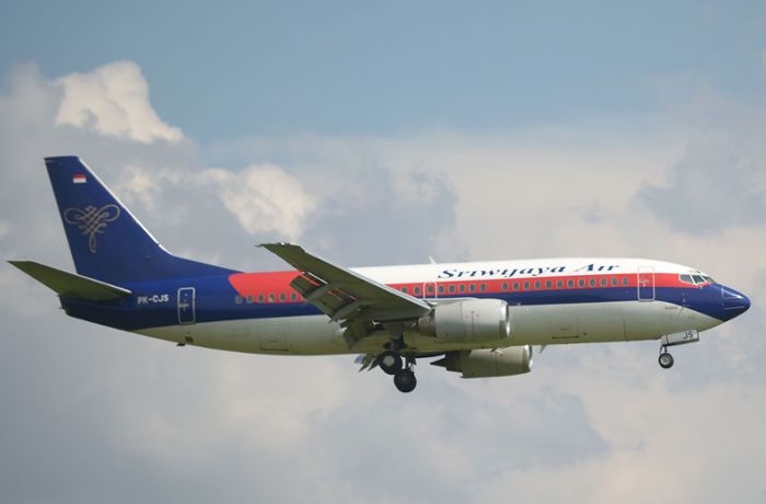 Passagierflugzeug mit 62 Menschen an Bord verschwunden